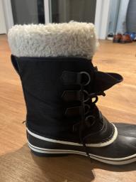 Barely worn Sorel snow boots image 3