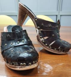 Black Sandals with Metalic Cover image 2