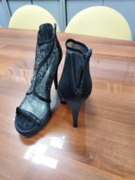 Black Stylish High Heels image 2