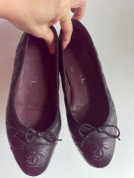 Chanel black quilted flats image 2