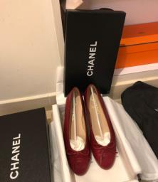 Chanel  Tods  Salvatore Ferragamo image 3