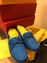Chanel  Tods  Salvatore Ferragamo image 2
