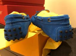Chanel  Tods  Salvatore Ferragamo image 8