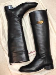 Chanel  Tods  Salvatore Ferragamo image 10
