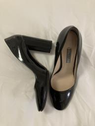 Prada womens shoes size 385 image 2