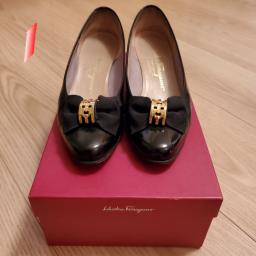 Salvatore Ferragamo black bow pumps image 1