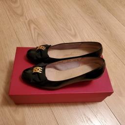 Salvatore Ferragamo black bow pumps image 2