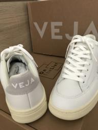 Veja V-12  V12 women  image 2