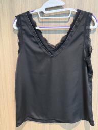 Black lace sleeveless top image 1