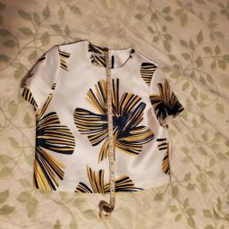 Wardrobe off white Korean crop top image 2