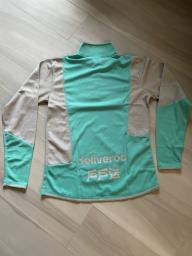 Windbreakers and tee image 8