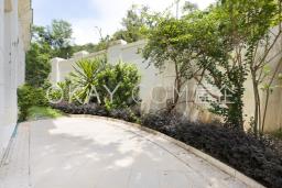 110 Repulse Bay Road image 9