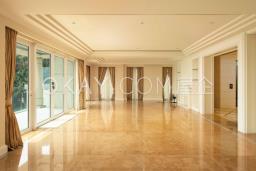 28 Gough Hill Road image 8