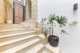 2J Mosque Junction image 1