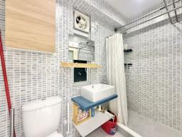 37-39 Sing Woo Road image 6