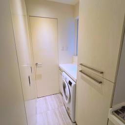 8 Sun Street image 6