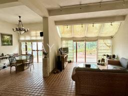 Bijou Hamlet image 2