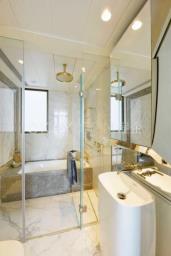 Castle One by V image 5