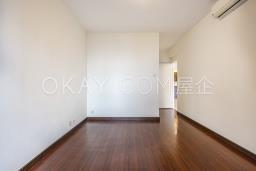 Elegant Terrace image 5