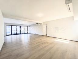 Estoril Court image 1