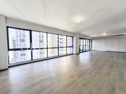 Estoril Court image 6