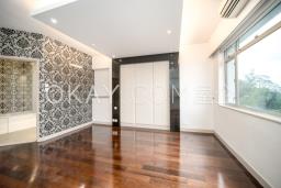 Evergreen Villa image 3