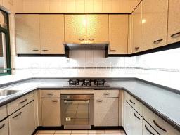 Hillsborough Court image 8