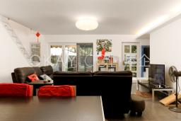 Hing Keng Shek image 1