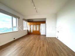 La Hacienda Apartments image 2