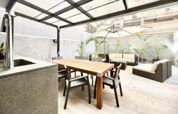 Mandarin Court image 1