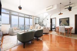 One Pacific Heights image 3