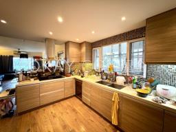 Peninsula Village - Caperidge Drive image 3