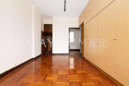 Race View Apartments image 7