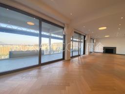 Raceview Mansions image 4