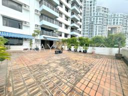 Repulse Bay Apartments image 1