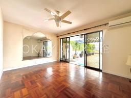 Repulse Bay Apartments image 5