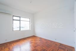 Repulse Bay Apartments image 7