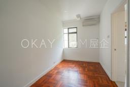 Repulse Bay Apartments image 9