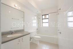 Repulse Bay Apartments image 10