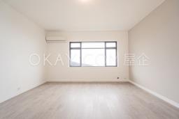 Repulse Bay Apartments image 6