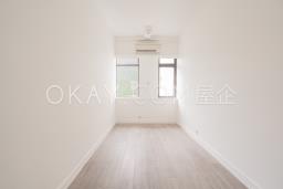 Repulse Bay Apartments image 10