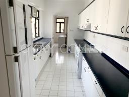 Repulse Bay Apartments image 3