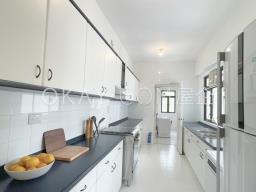 Repulse Bay Apartments image 7