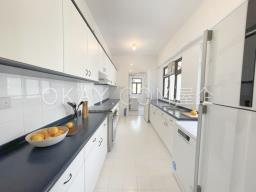 Repulse Bay Apartments image 9