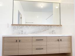 Repulse Bay Apartments image 10