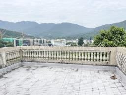 Royal Bay image 1