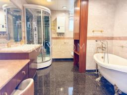 Savoy Court image 8