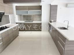 Silver Fountain Terrace image 4
