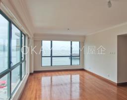 Stanley Beach Villa image 3