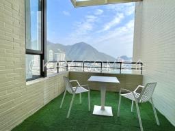 The Beachfront image 4